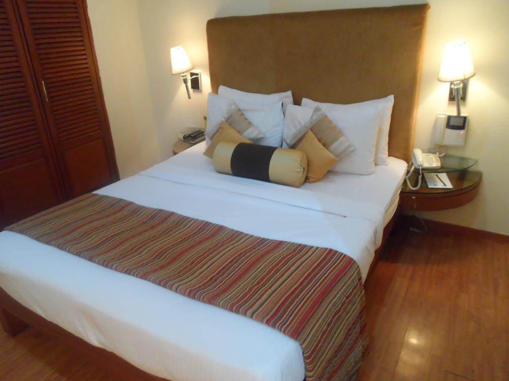 Ohris Banjara Hotel Hyderabad Exterior photo